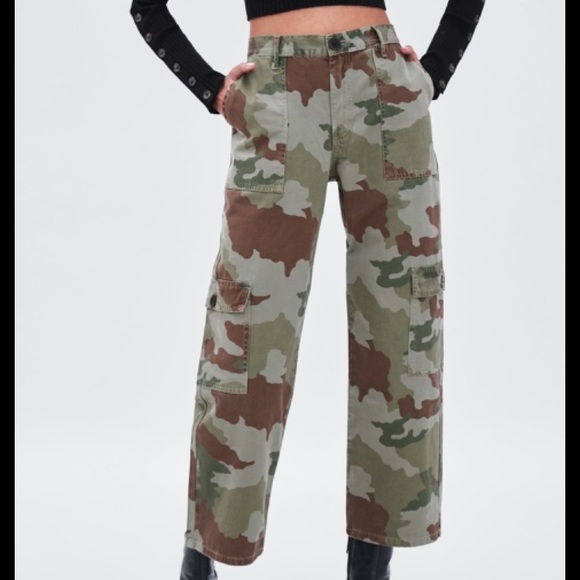 Zara Denim - Zara Camouflage Cargo pants